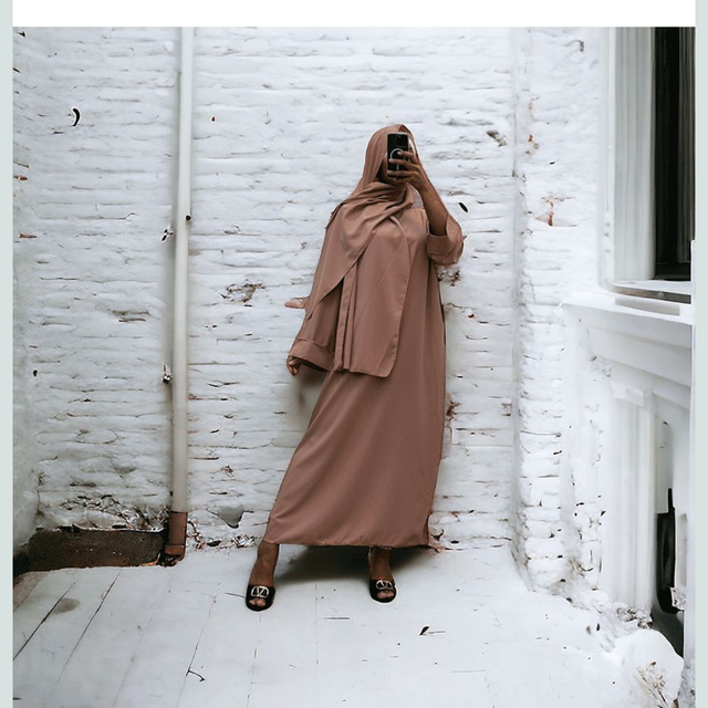 ROBE ABAYA AVEC FOULARD INTÉGRÉ