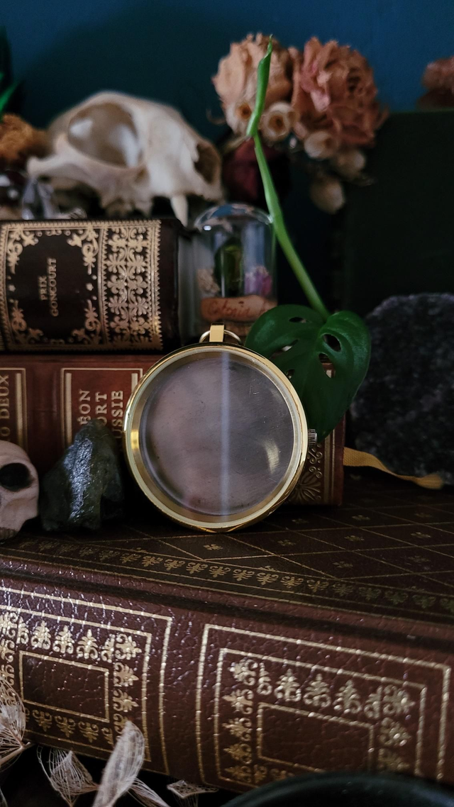 Suspension d'autel : Doré 