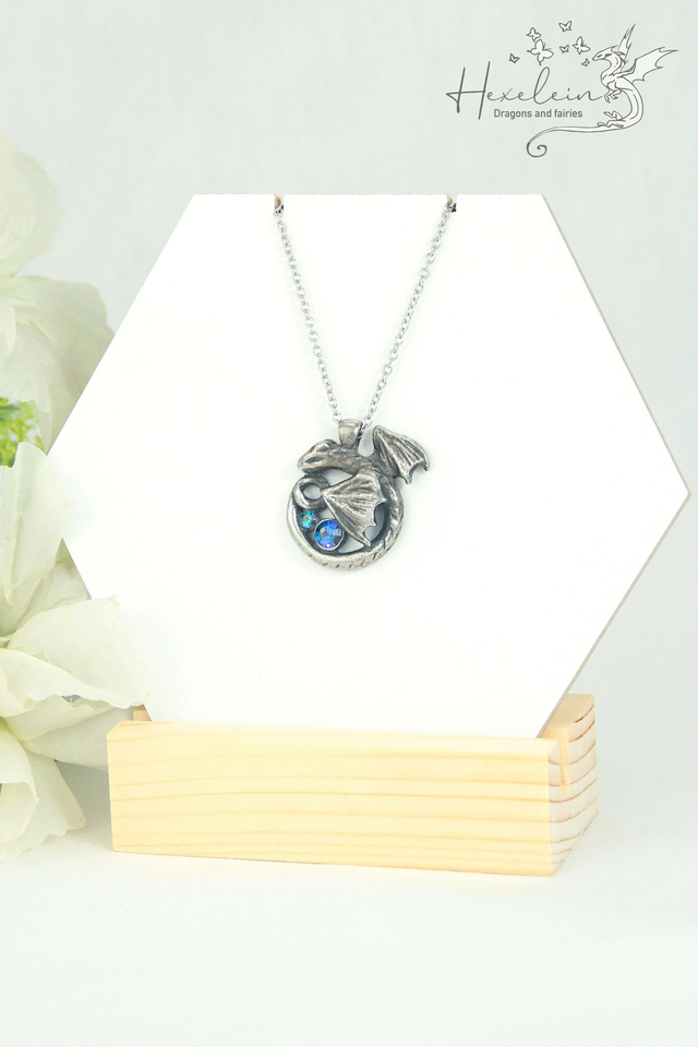 Bermuda blue circle dragon pendant