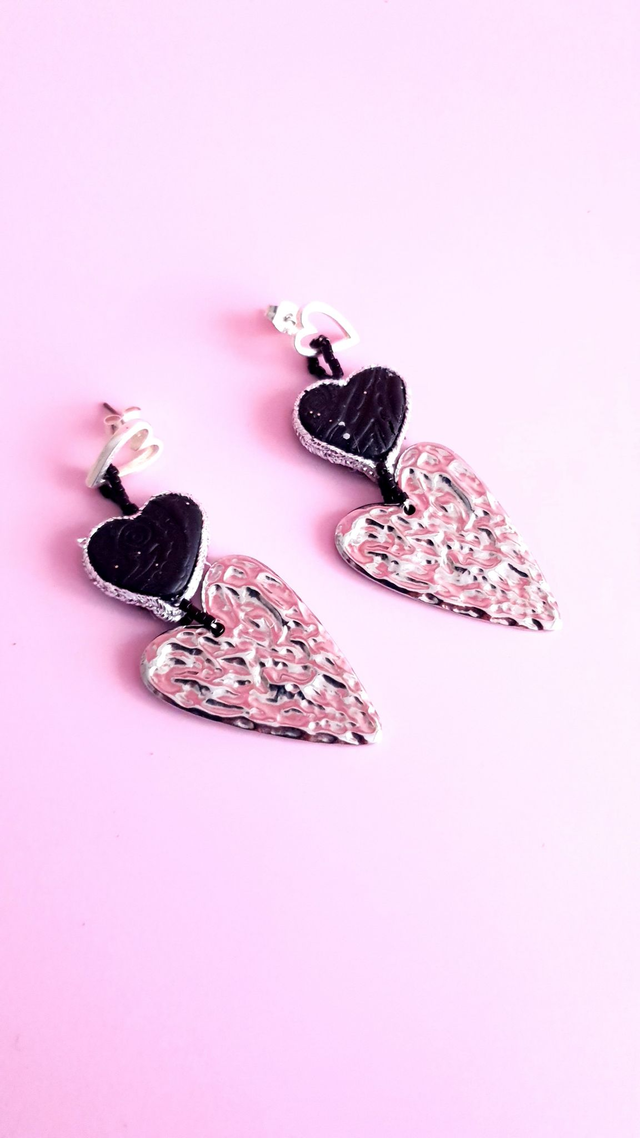 Boucles d'oreilles Coups de coeur noir et argenté