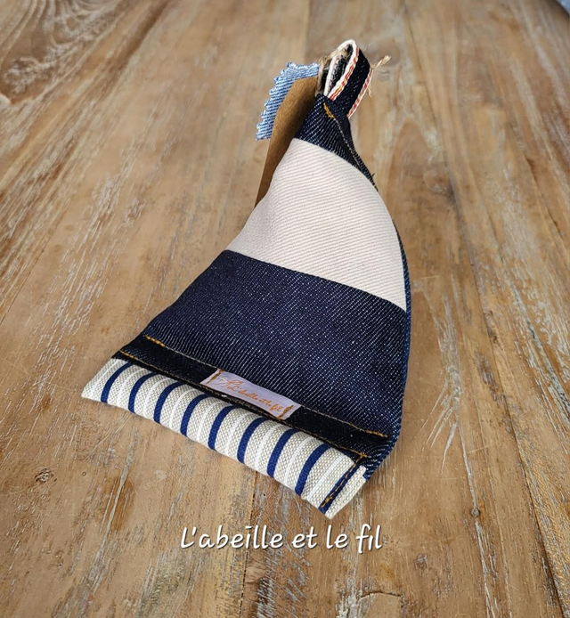 Support de téléphone en jean upcyclé- rayures 