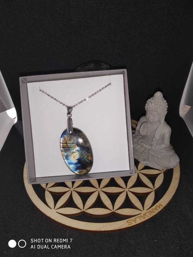 Cabochon labradorite 