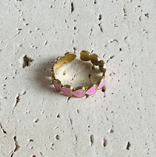 Ring licht roze hartjes goud 