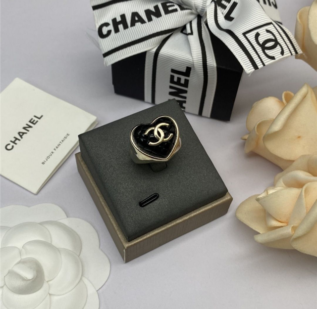 Bague CH