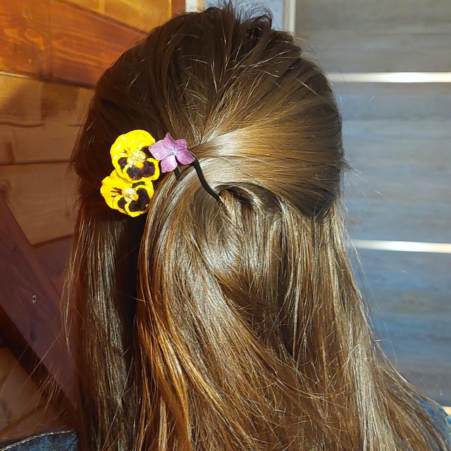 Peigne Pensées &amp; Hortensia – Accessoire floral fait main