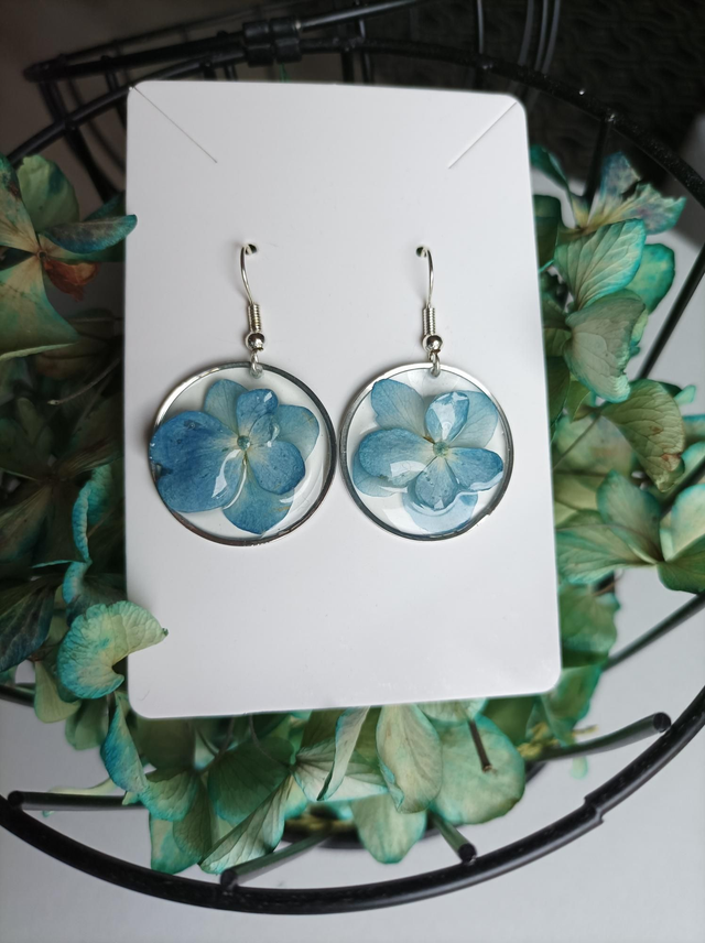 Boucles d&#039;oreilles d&#039;hortensia  