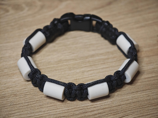 Bracelet pour vous, avec des perles de céramique EM-X contre les tiques
