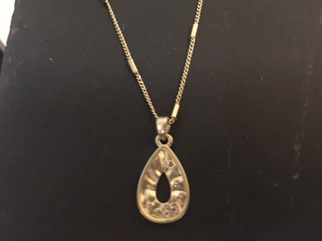 Jewellery/ Textured Teardrop Necklace