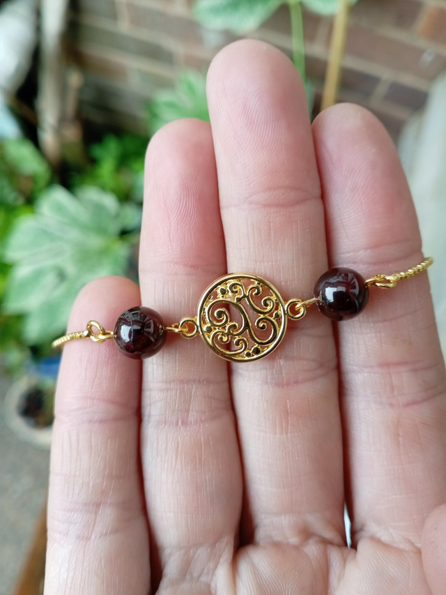 Garnet Bead Gold Bracelet 