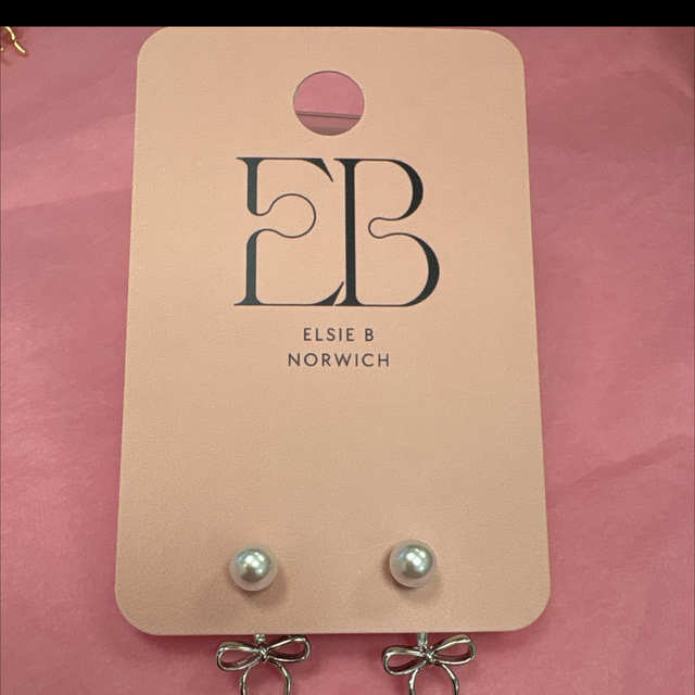 Silver pearl and bow earrings 