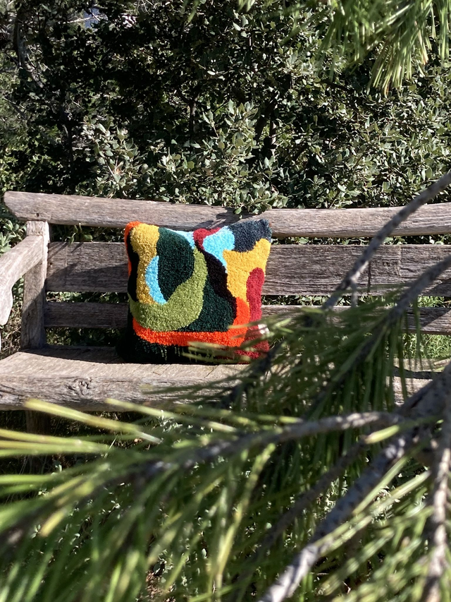 Coussin tufté design contemporain – Pièce textile artistique faite main - collection Polo