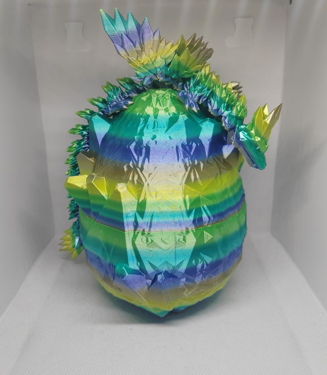 Oeuf de dragon cristal avec ailes