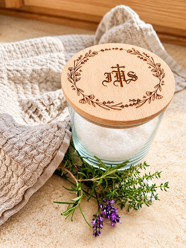 Geschenkglas „IHS“ – mit Buchenholzdeckel