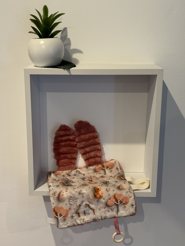 Doudou sensoriel foret/rose