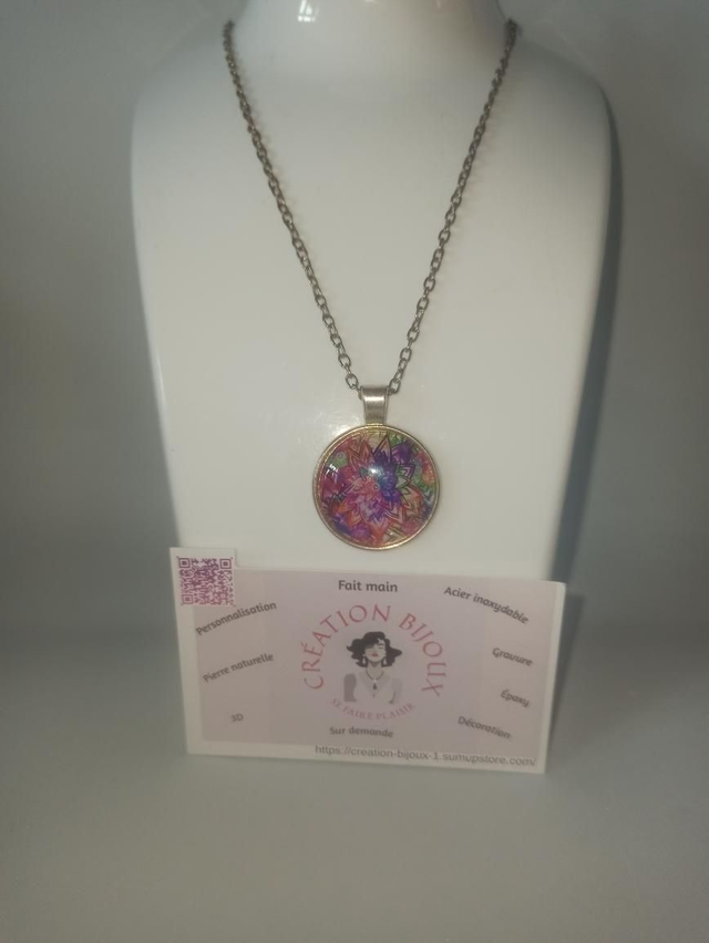 Collier cabochon fleur