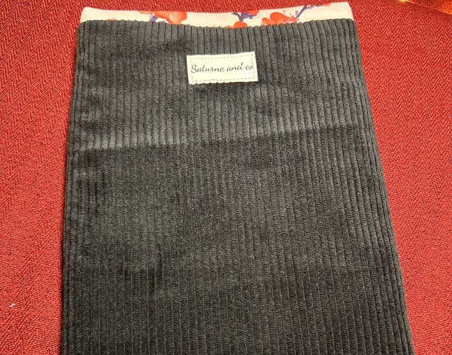 Pochette à Livre Broché Bella