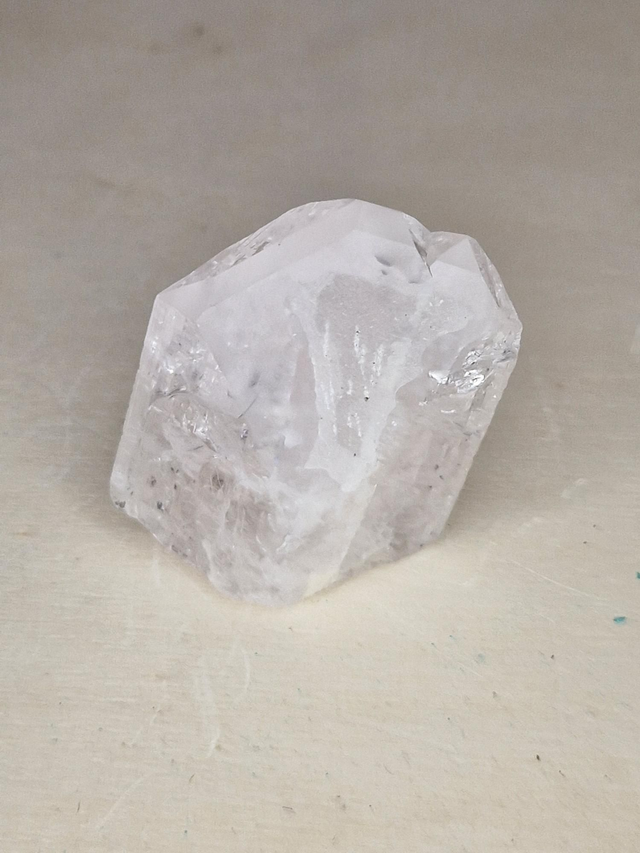 Danburite / 048