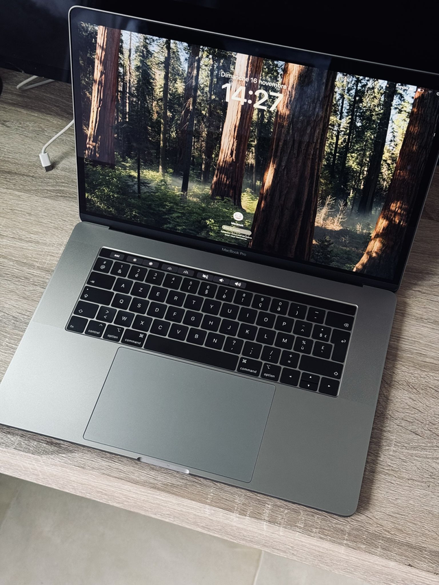 Macbook Pro 15&quot; 2018 i7 2.6 Ghz 32Go 512Go