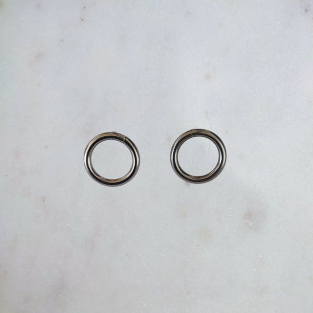 Puces d&#039;oreilles Elodie