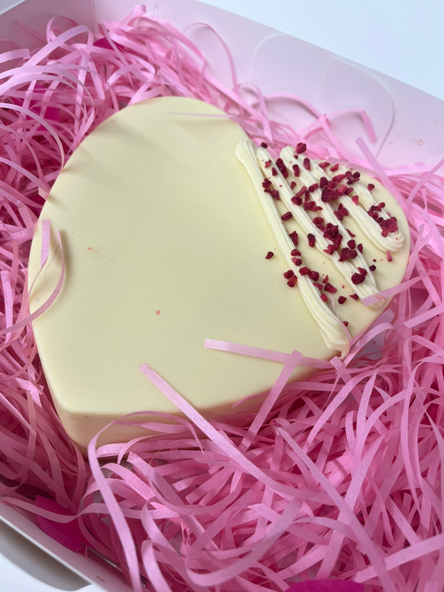 Valentines Ice Cream Cake (White Chocolate/Raspberry)