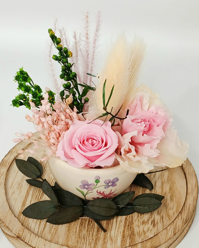 Cloche Florale « Chez Tata » – Décoration Artisanale en Fleurs Séchées 