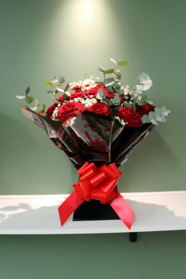 Luxury Red Rose Valentine Bouquet Box