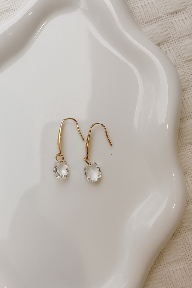 Swarovski a goccia grande , su montatura argento 925 placcato oro 24k, monachella