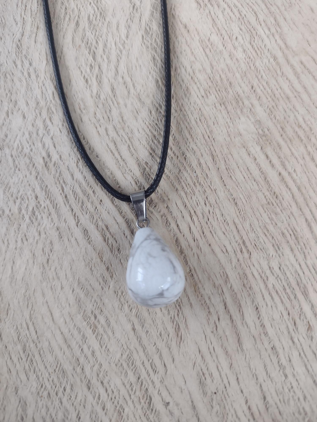 White turquoise gemstone necklace 