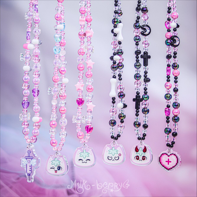 Bracelet de téléphone chat fraise, seringue, coeur 