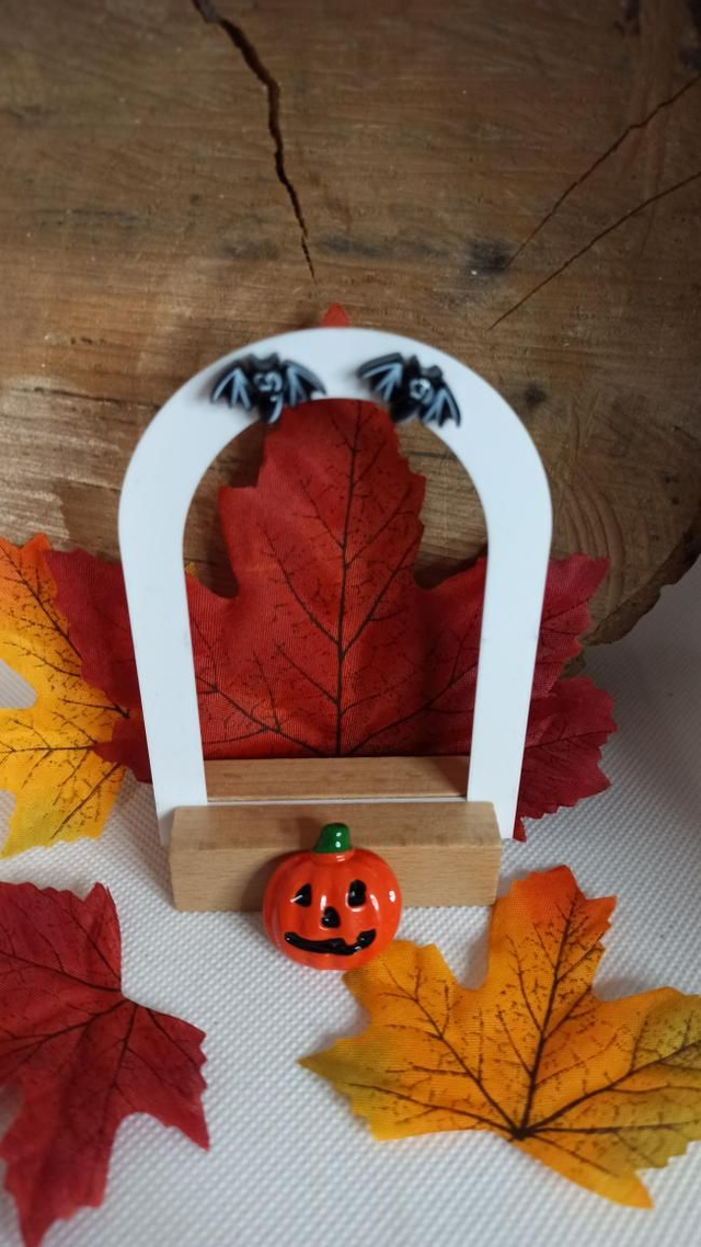 Boucle d&#039;oreille petite chauve souris 