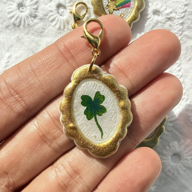 Four Leaf Clover Lucky Charm – Hand Painted Gold Frame Trinket