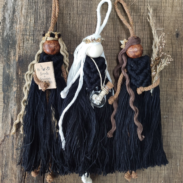 Poupée de sortilège Noire