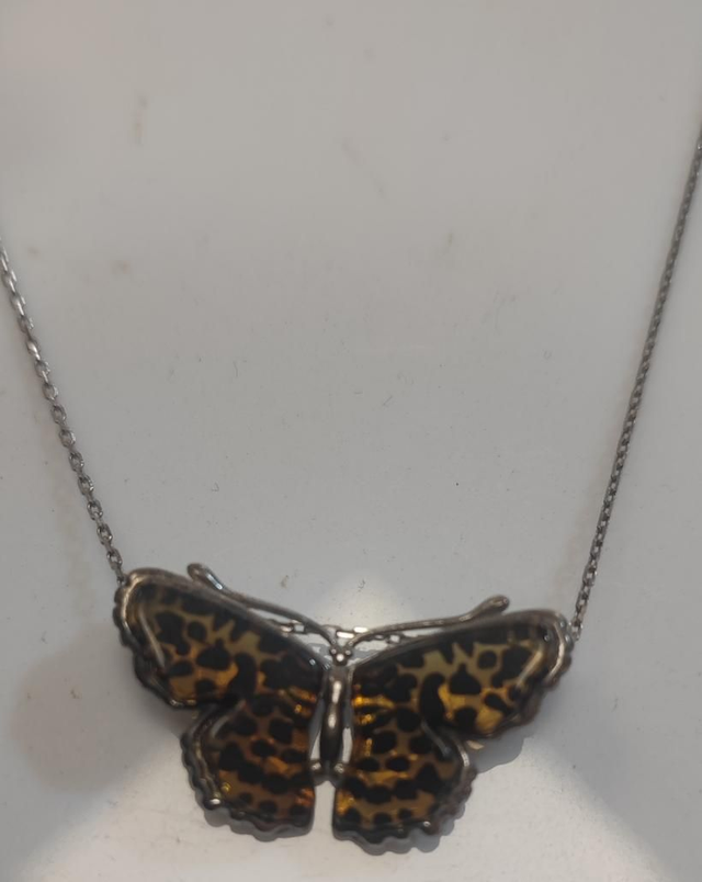 Collier Pendentif "Papillon Léopard" en Argent et Ambre