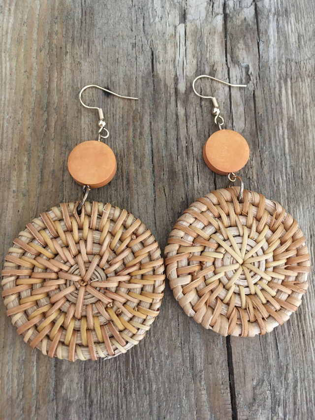 BOUCLES D'OREILLES EN ROTIN