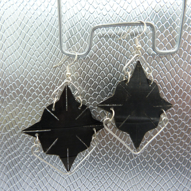 Boucle d&#039;oreille vinyle &quot;Rose des vents&quot; 