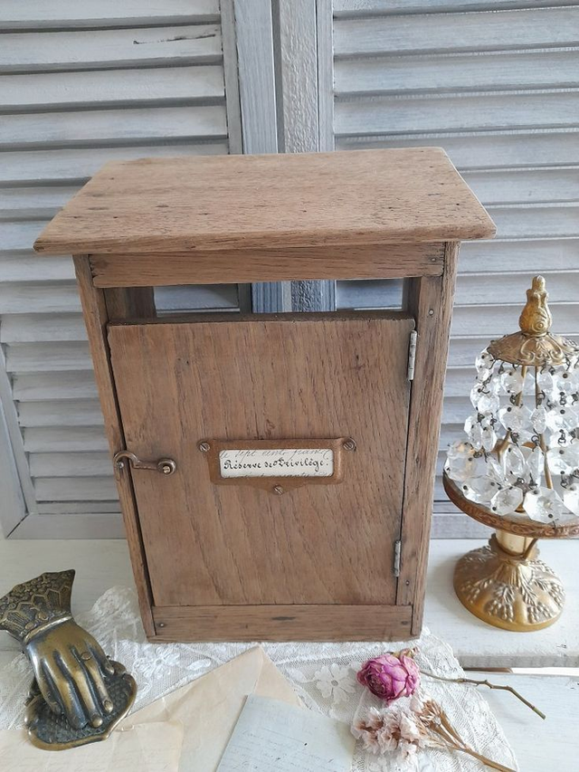 Boîte à Lettres ancienne en bois murale