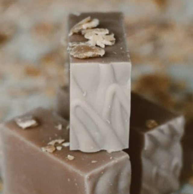 Savon doux miel et cire d’abeille