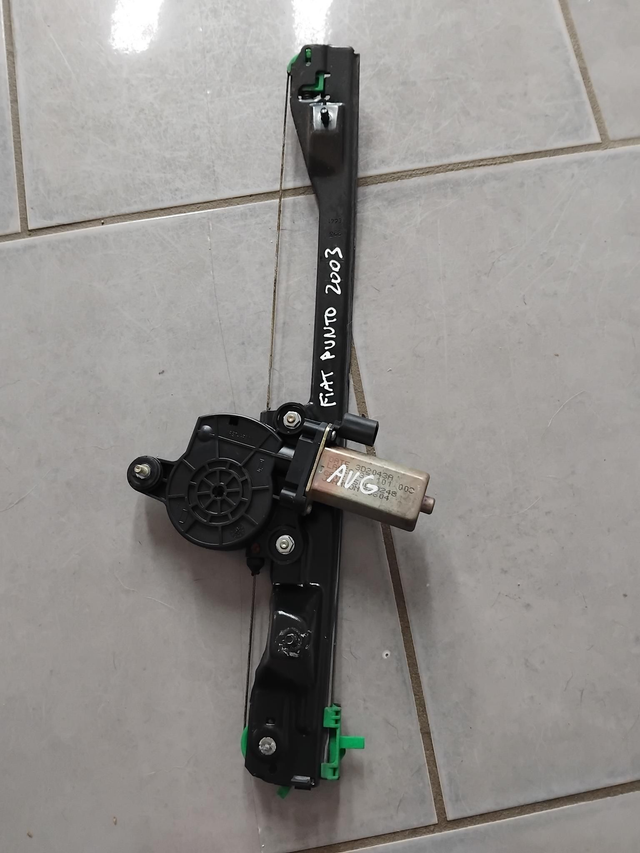 Lève-vitre avant gauche conducteur