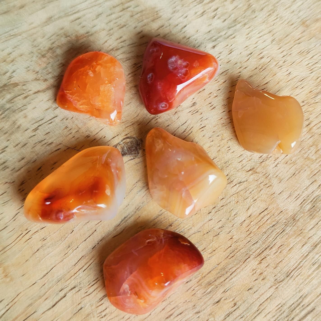 Pierre roulée Cornaline A