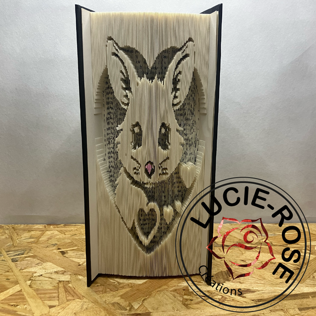 Livre sculpté "lapin"