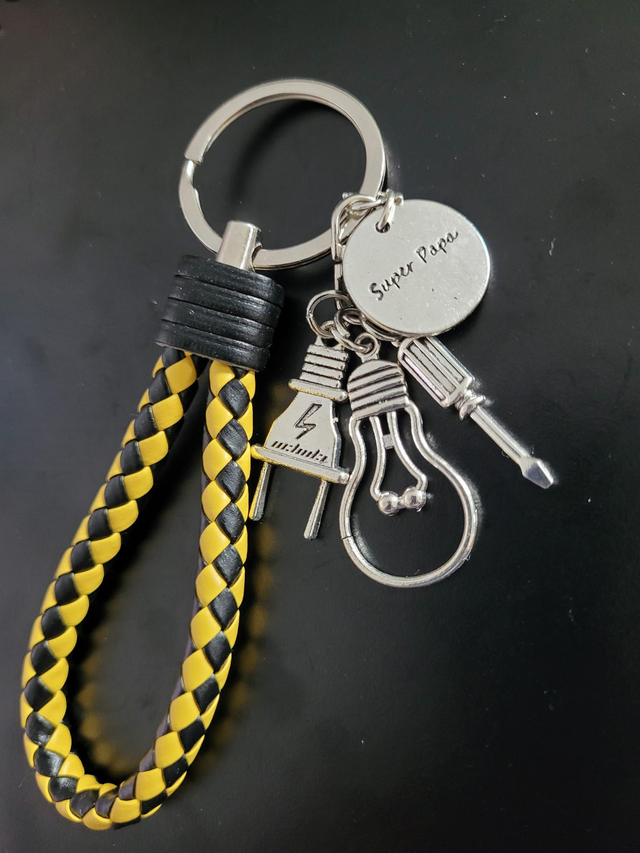 Porte-clés  Simili Noir &amp; jaune - super papa - Elec