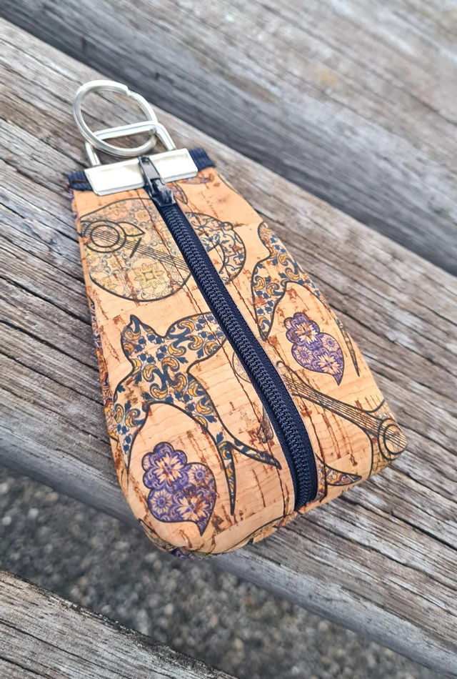 Petit porte-monnaie/porte-clés en tissu de liège imprimé avec boucle (3 modèles à choix)