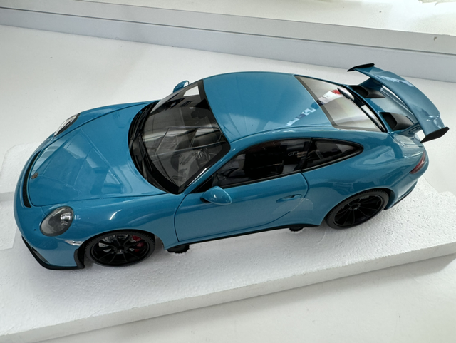 Porsche 911 GT3 2017 Minichamps 1:18