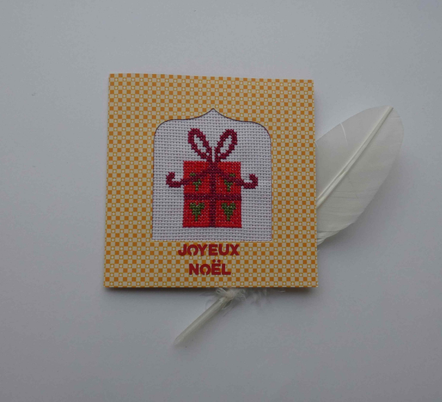 Le cadeau de Noël brodé