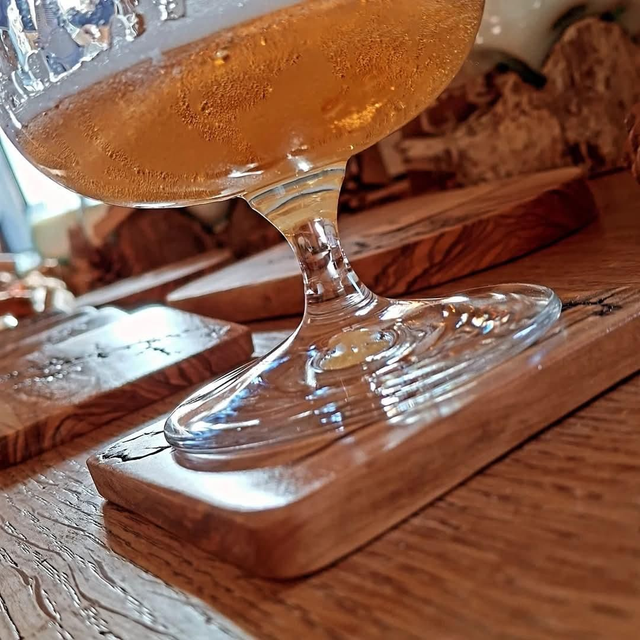 Dessous de verre gravé en olivier 