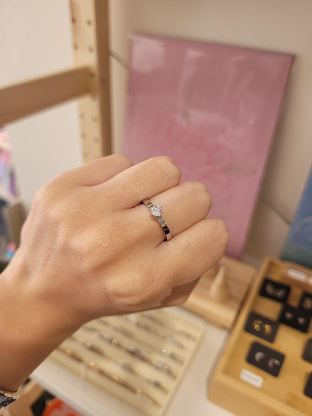 Stainless steel cubic zirconia solitaire ring - Size J - SL-064