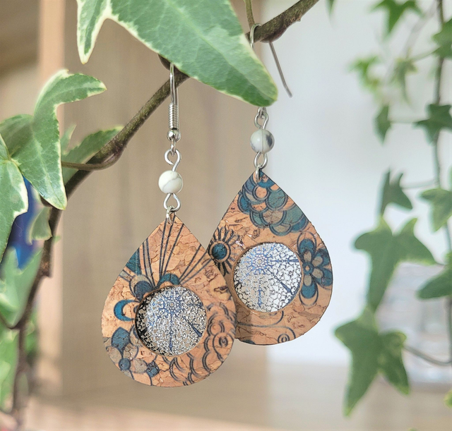 Boucles d'oreilles en liège et howlite ༄