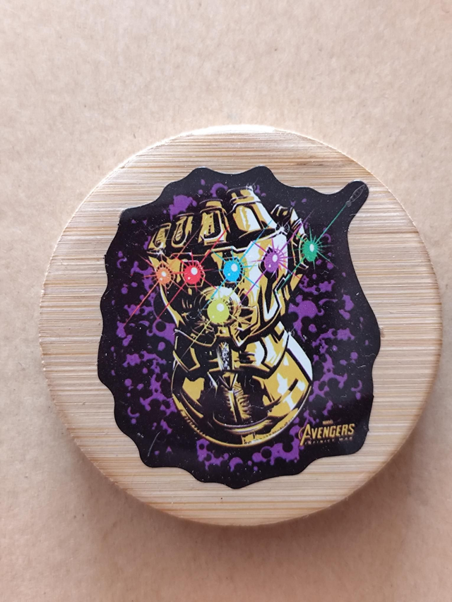 Décapsuleur gant de Thanos magnétique frigo