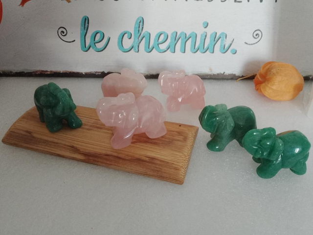 Éléphants en pierre