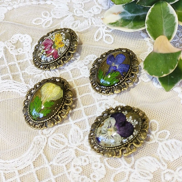 Little Pedals Broaches